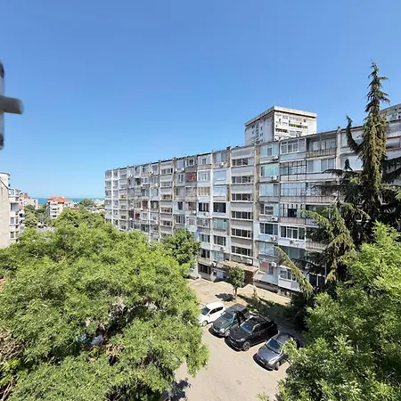 Azure Lazur 2bd Burgas